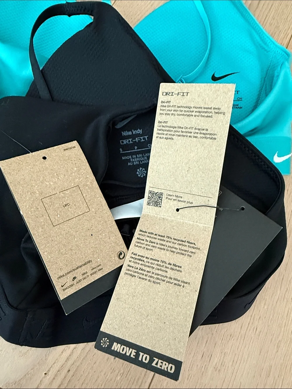 Nike 2 new bras Seamless Bralettes in Turquoise & Black